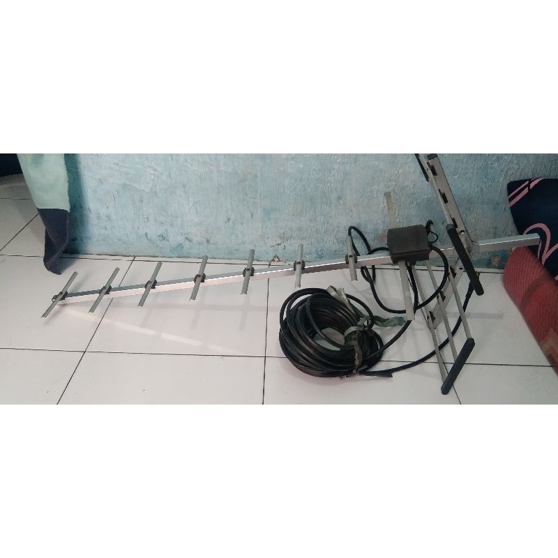 Antena TV merek Intra