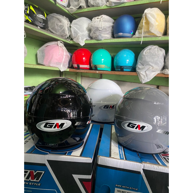 HELM GM SOLID POLOS DEWASA