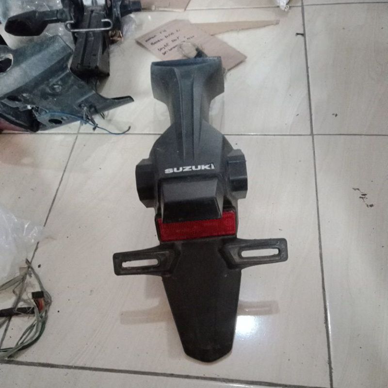 spakbor slebor belakang SUZUKI GSX R S 150 ori