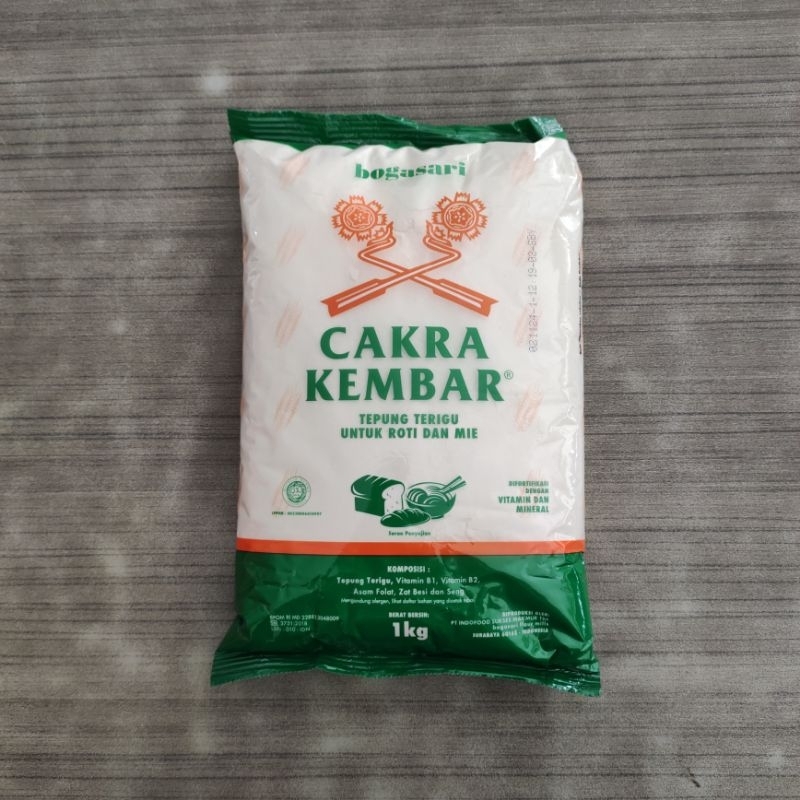 

TEPUNG TERIGU CAKRA 1 KG