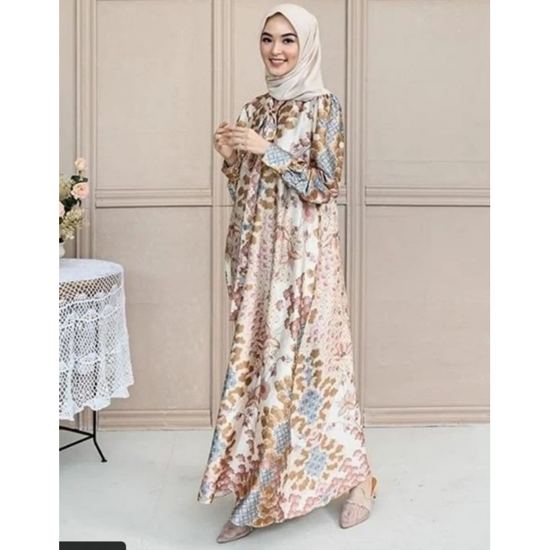 AVA Dress Wearing Klamby