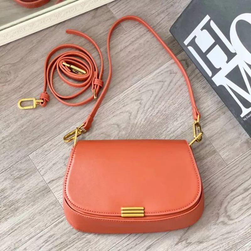 PROMO AMBYAR !!! CK linear metallic accent