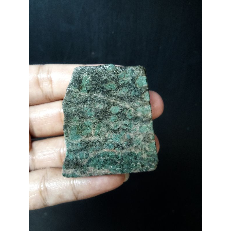 Rough Bahan Pirus Papua