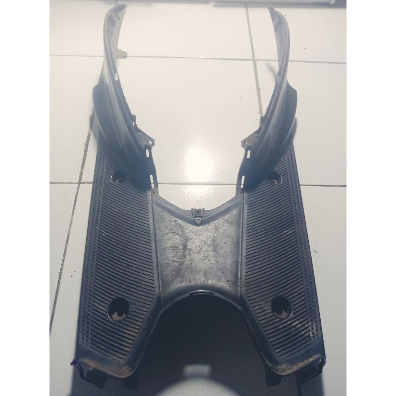 Dasbor lantai dasbor injakan kaki mio j kode 54P