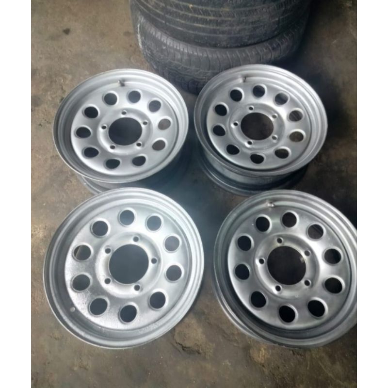 Velg kaleng Ring 15 x 139,7Taft
Feroza
Katana
Sidekick
Escudo old