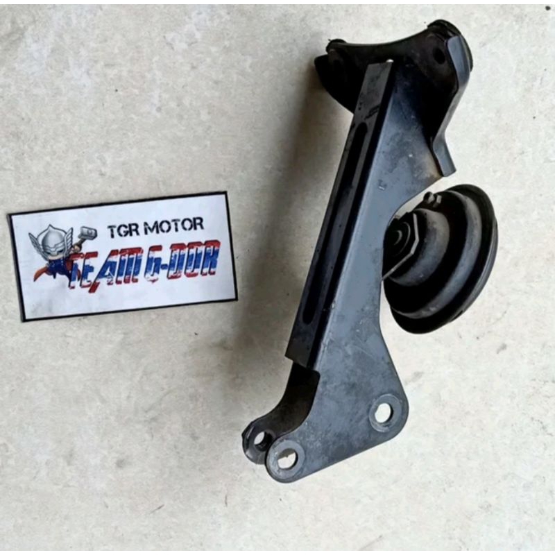 plat dudukan cover body bodi tameng dasi depan original ori honda beat karbu old lama bekas