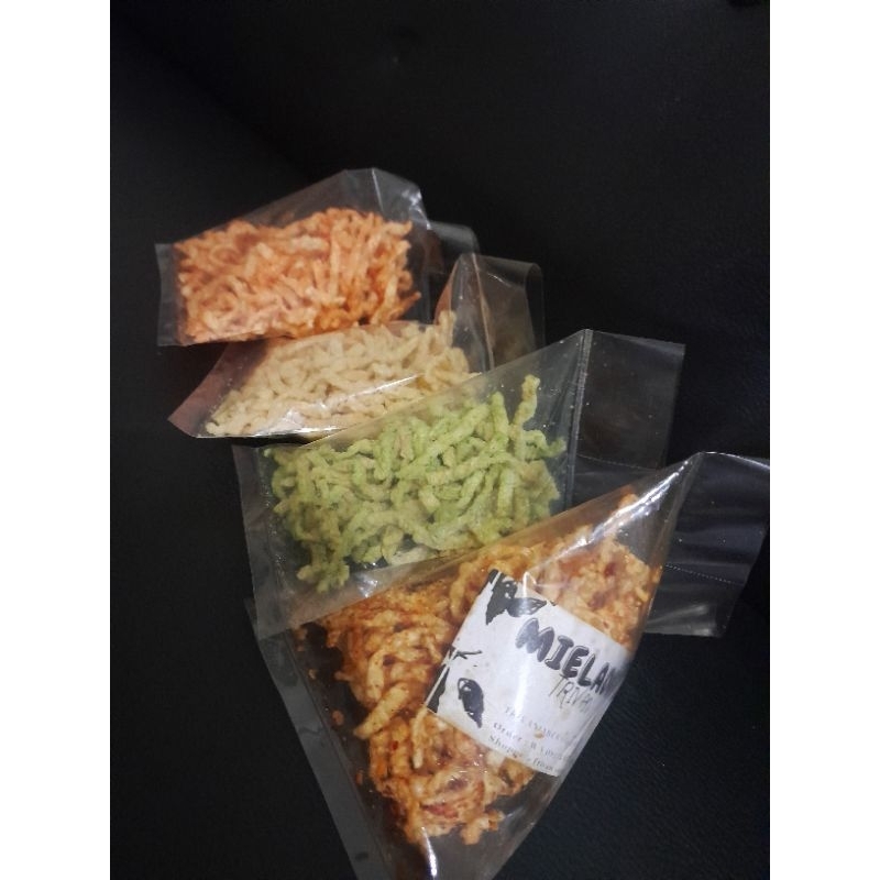 

Mie lada kriuk kres kremes renyah Trivan all varian