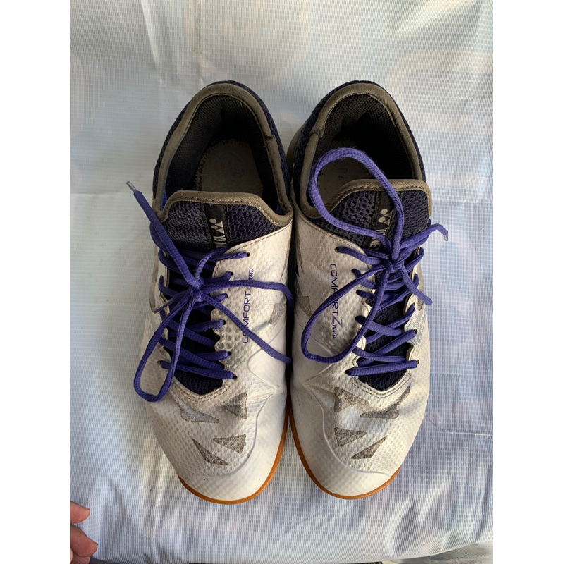 yonex power cushion comfort Z2 wide mid