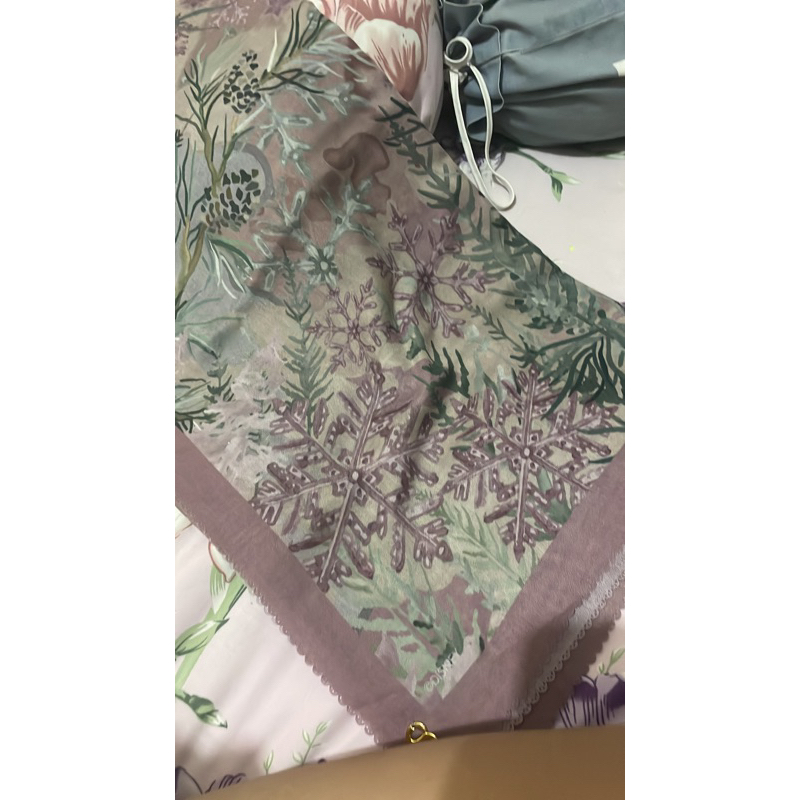 pesanana preloved jilbab buttonscarves x frozen purple dove