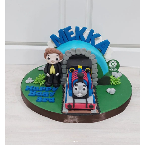 

THOMAS CAKE + FIGUR UK 15CM KUE ULANG TAHUN