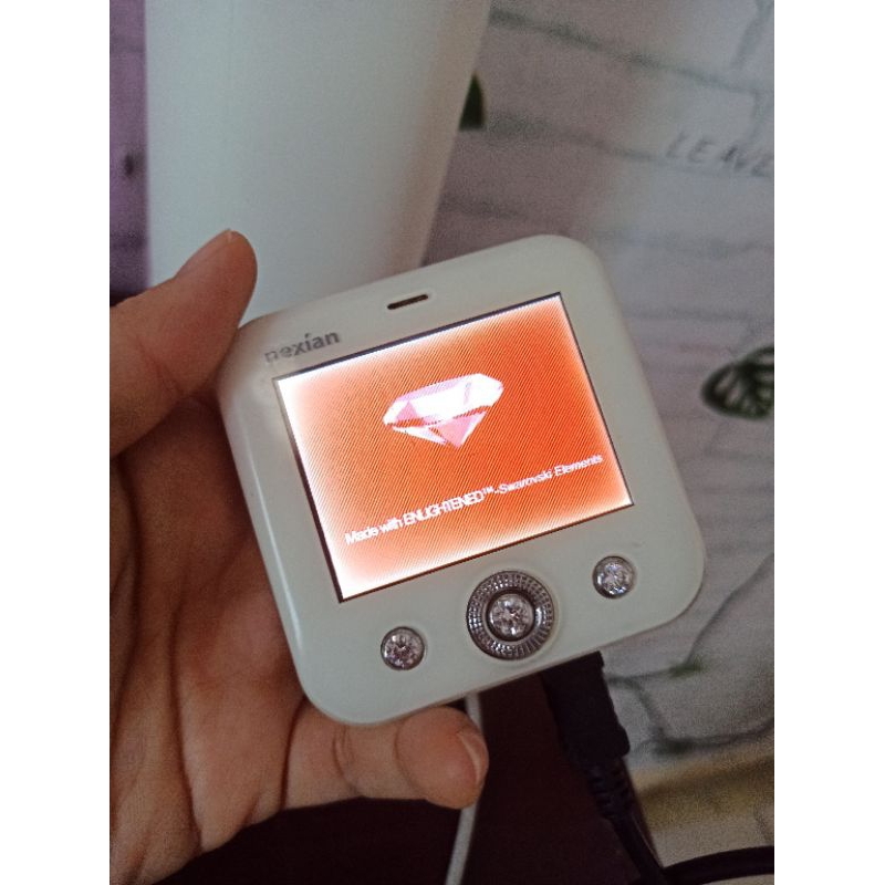 preloved handphone Nexian she warna putih