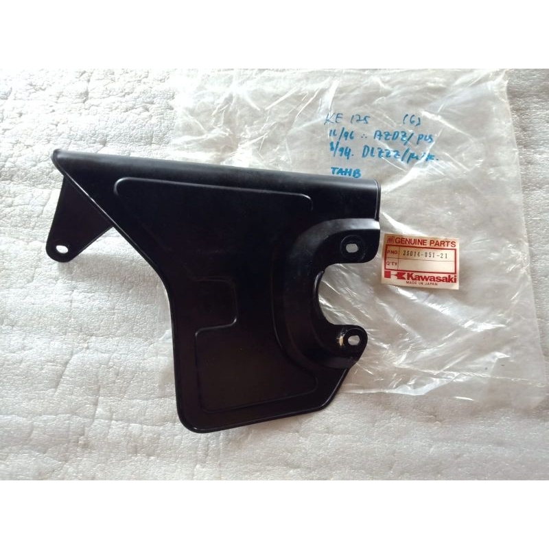 Tutup rantai kawasaki binter ke125 original nos japan