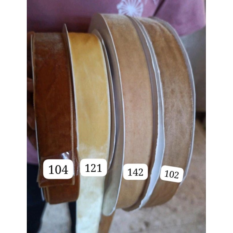 

Pita Bludru polos 2.5 cm pita import korea 25 mm
