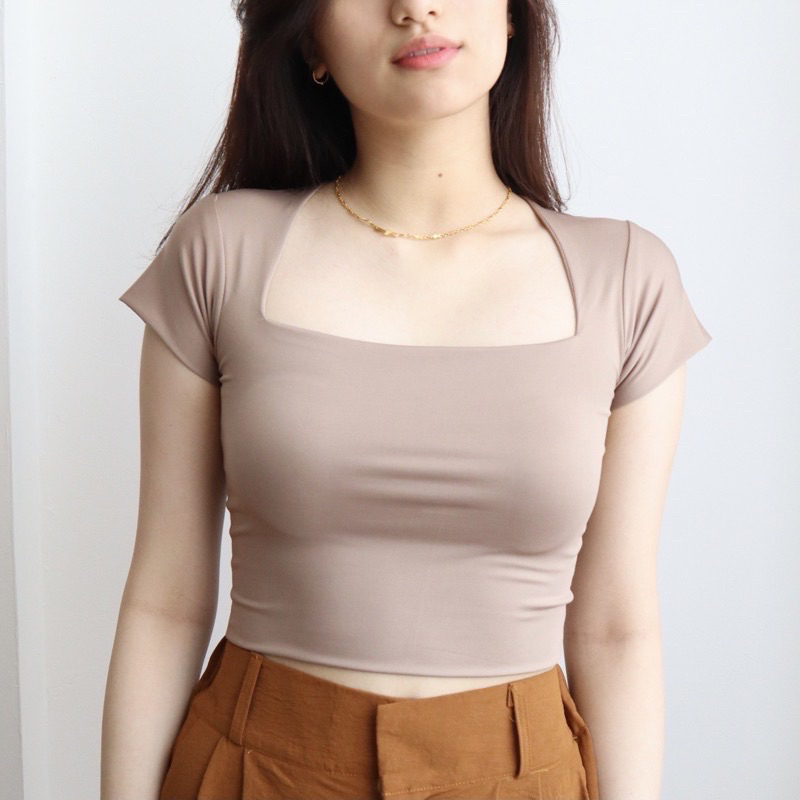 Squre neck crop top in caramel || Claryn kina Touch up atelier luxxe studio msmo oudre baesic duma avgal Preloved shop at velvet