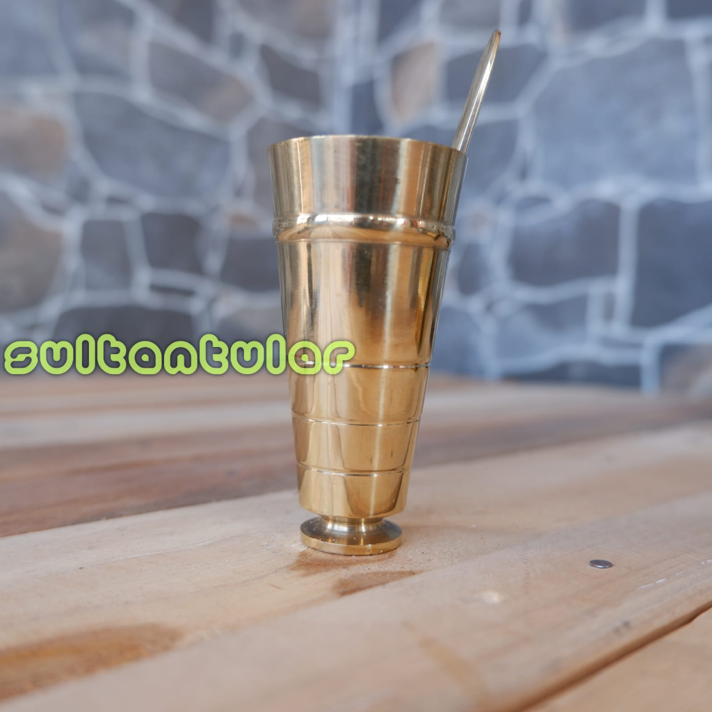 Cocoh kuningan alat tumbuk kinang sirih