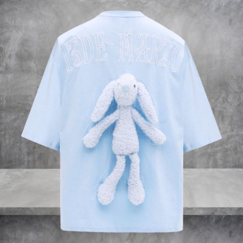 13 DE MARZO Plush Rabbit Blue Tee