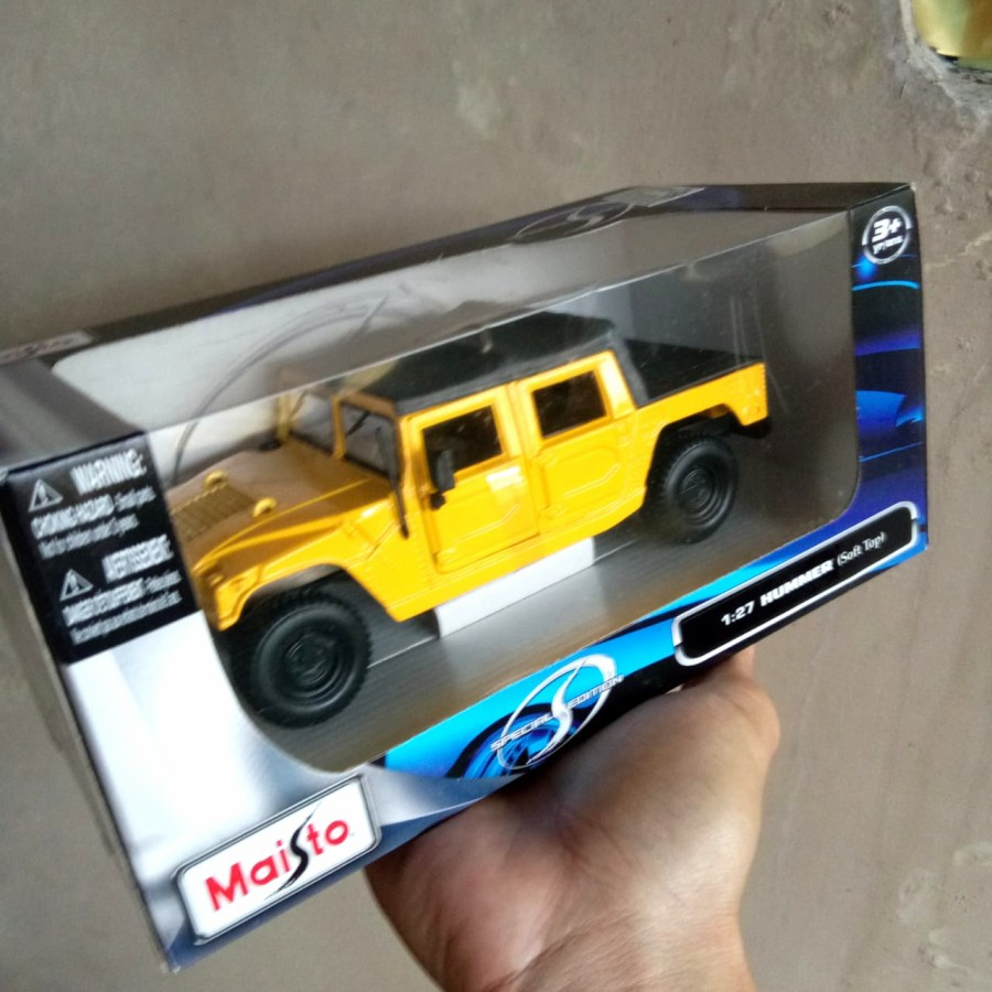 Maisto 1:27 HUMMER SOFT TOP Yellow