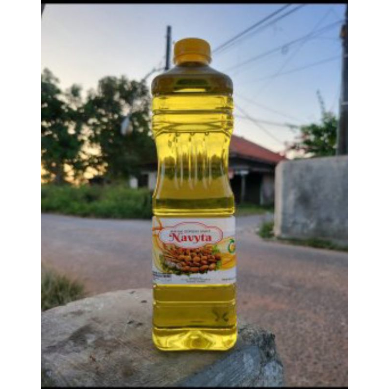 

Minyak Goreng Navyta 900 ML