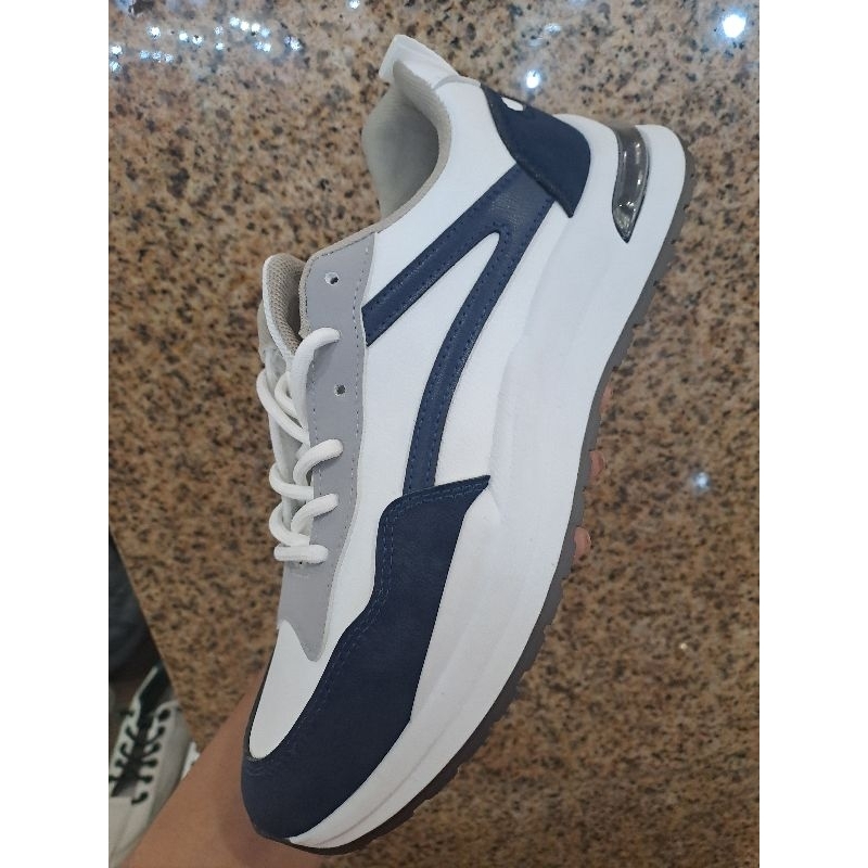 SNEAKERS YONGKI KOMALADI