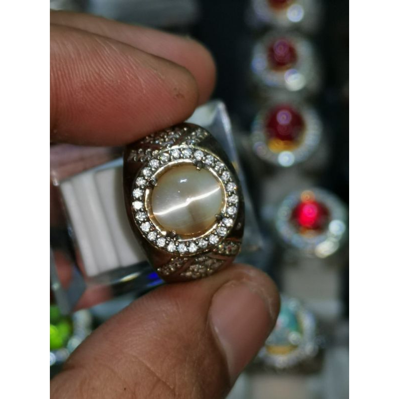 natural Opal cat'eye hq