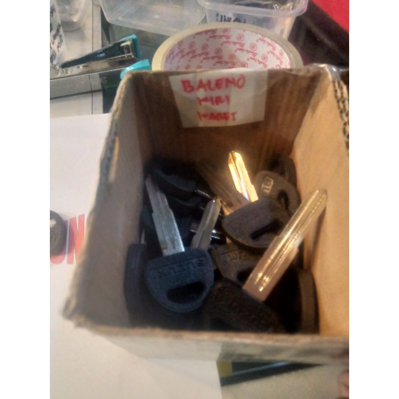 Bahan Duplikat Kunci Mobil Suzuki Baleno/Esteem/AVV Jalur Kiri