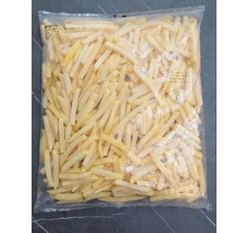 

Frozenland French Fries Batter Coated / Kentang Goreng Beku Frozenland