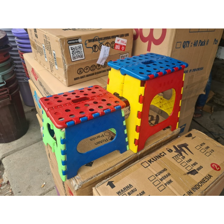 Kursi Lipat/Kursi Plastik Lipat Anak/Kursi Portable