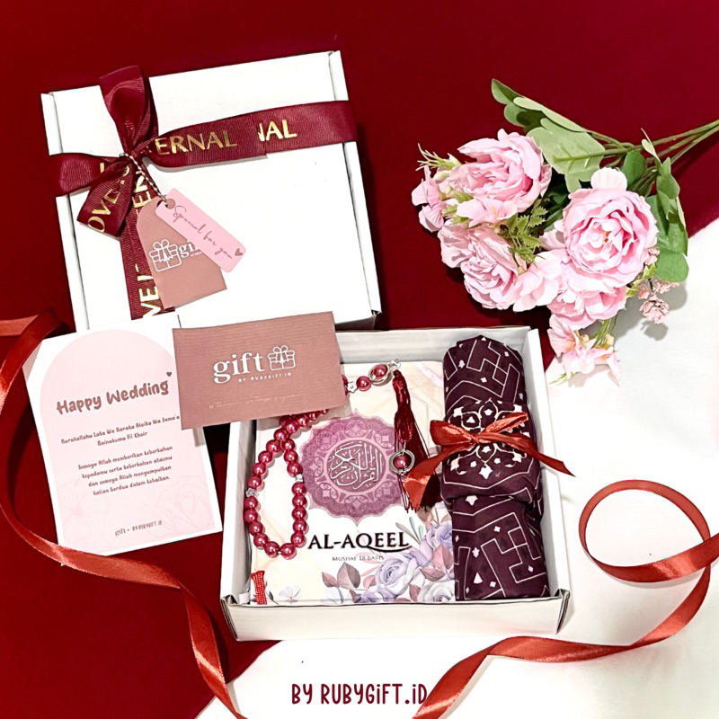 

Zaheera Series / Hampers Kado / Gift Box / Kado / Hadiah / Hampers Lebaran / Hampers Wedding / Hadiah Wedding / Alat Sholat