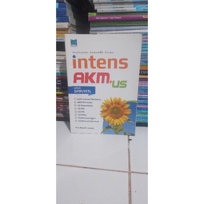 Buku Intens AKM US SMP