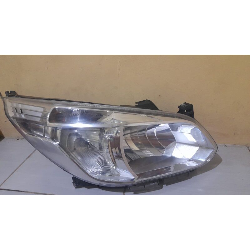 headlamp lampu depan Chevrolet spin