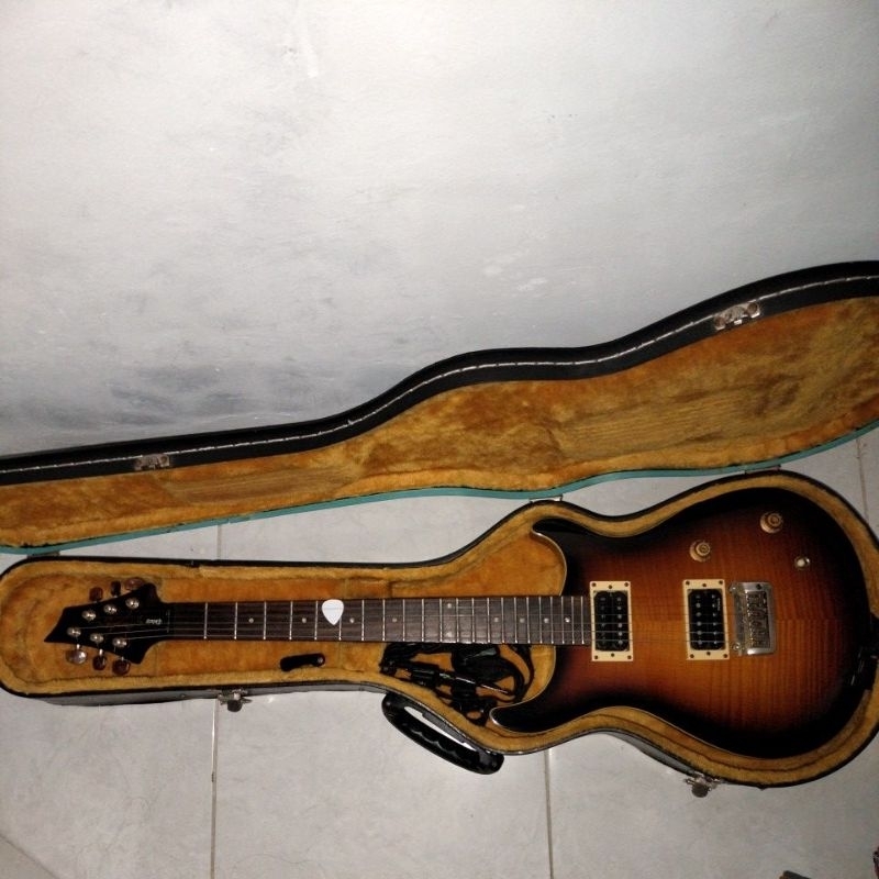 Marlique Guitar Deluxe sunbrst