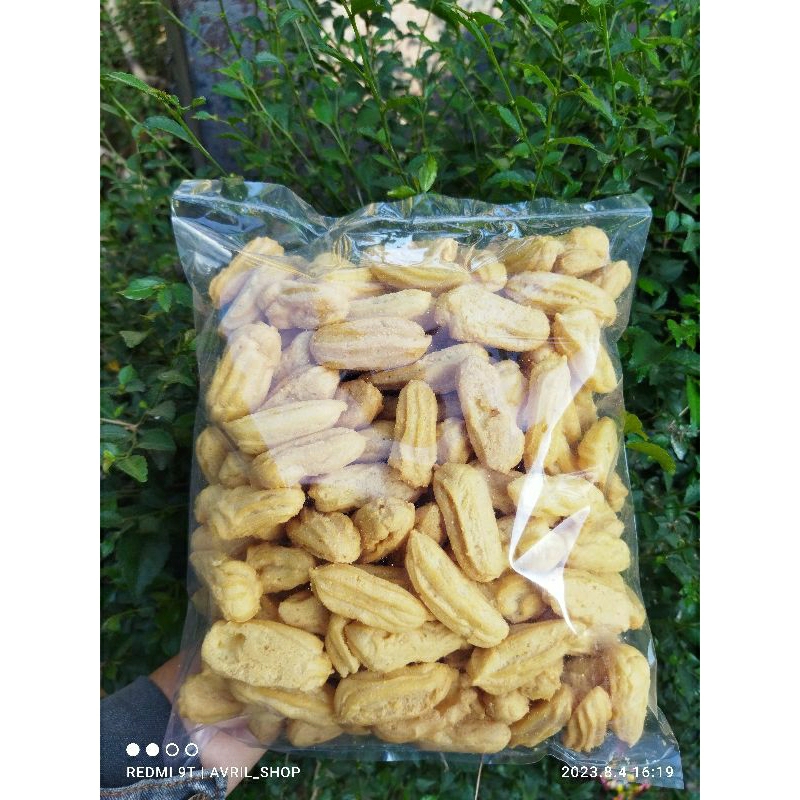

sus kering/sus kering gurih/sus kering original/camilan soes kering
