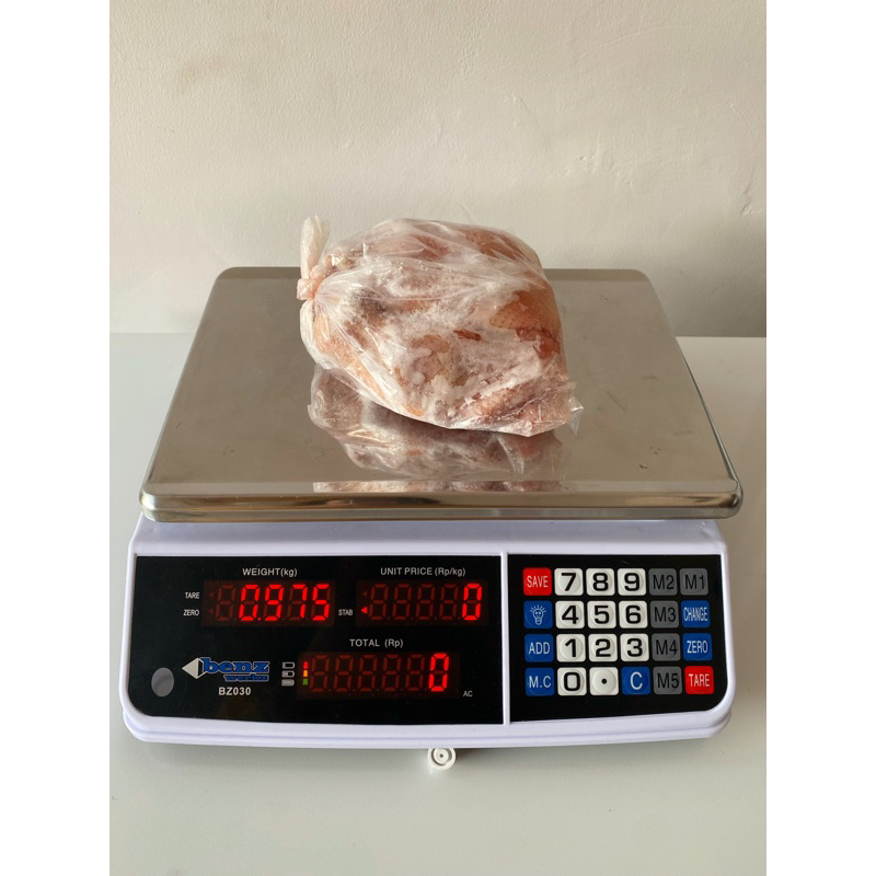 

AYAM KARKAS BROILER FROZEN 900 GRAM 0.9 KG