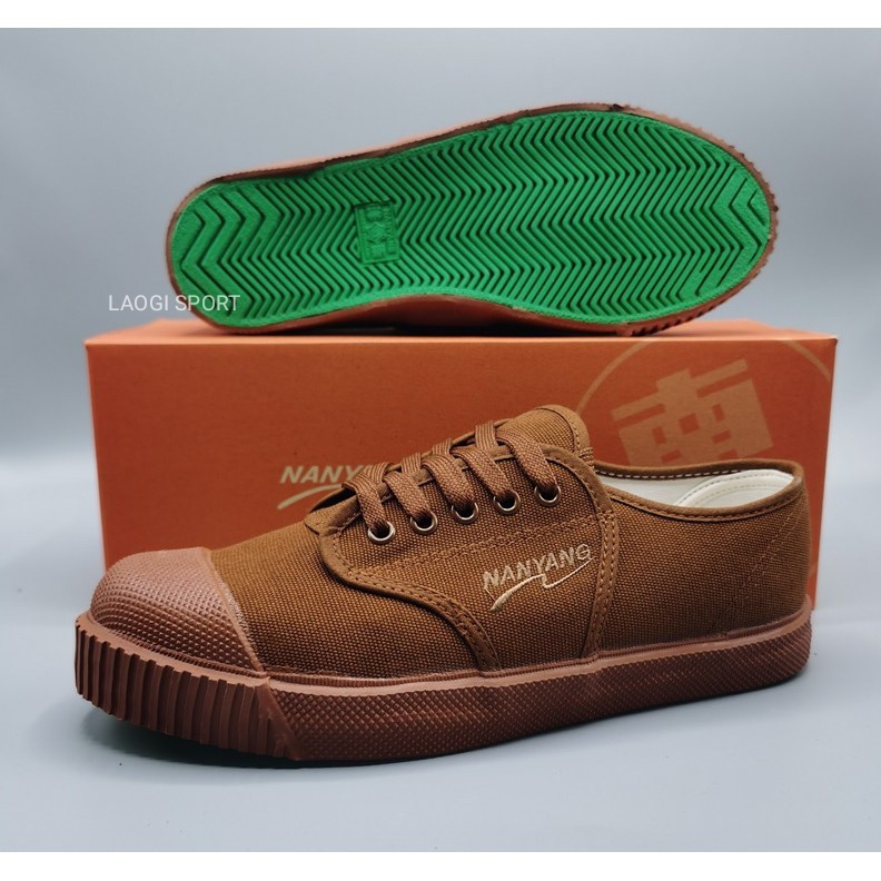 Sepatu Takraw Nanyang