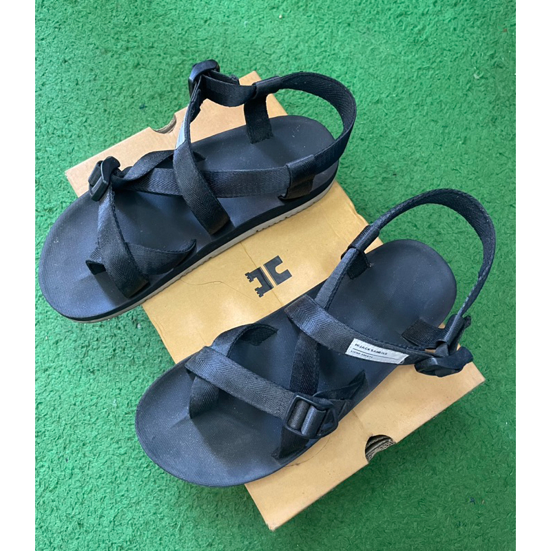 hijack sandals preloved