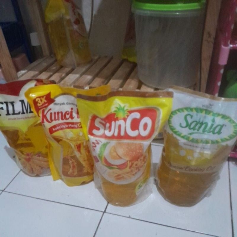 

minyak goreng 2L random