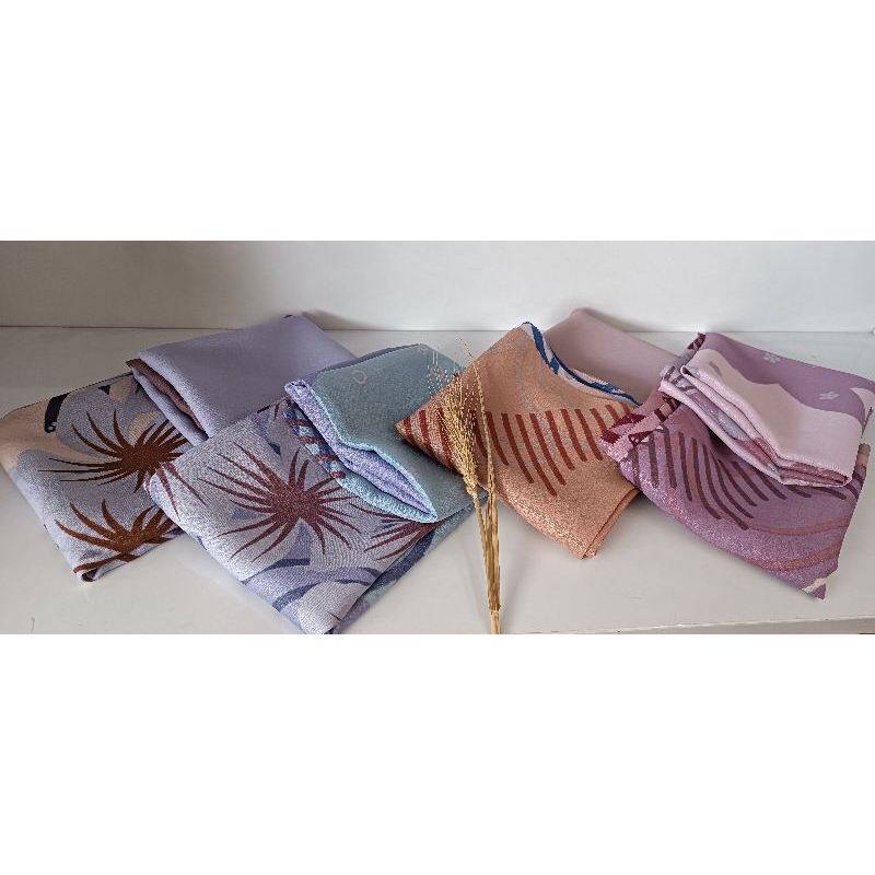 Hijab Azara motif