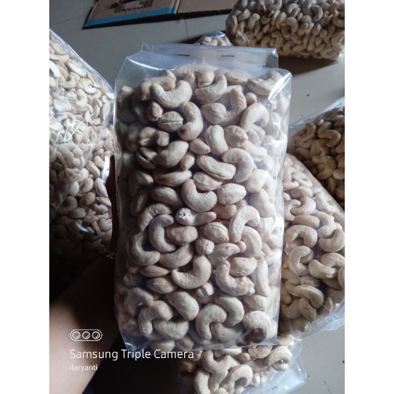 

kacang mete mentah KERING 1kg
