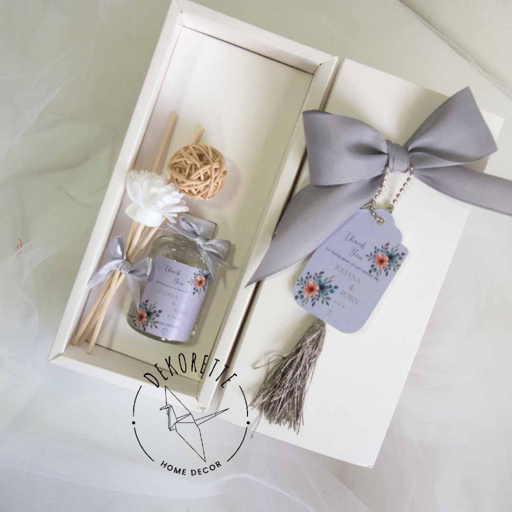 DEKORETTE- Souvenir ,Souvenir nikah ,Souvenir Lilin ,Souvenir reed diffuser CAMELIA