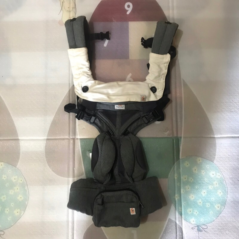 Preloved Ergobaby Omni 360 with Teething Pad Ori Ergo