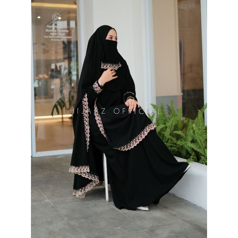 Gamis set syar'i umroh hitam renda khimar handsplit  jetblack ori