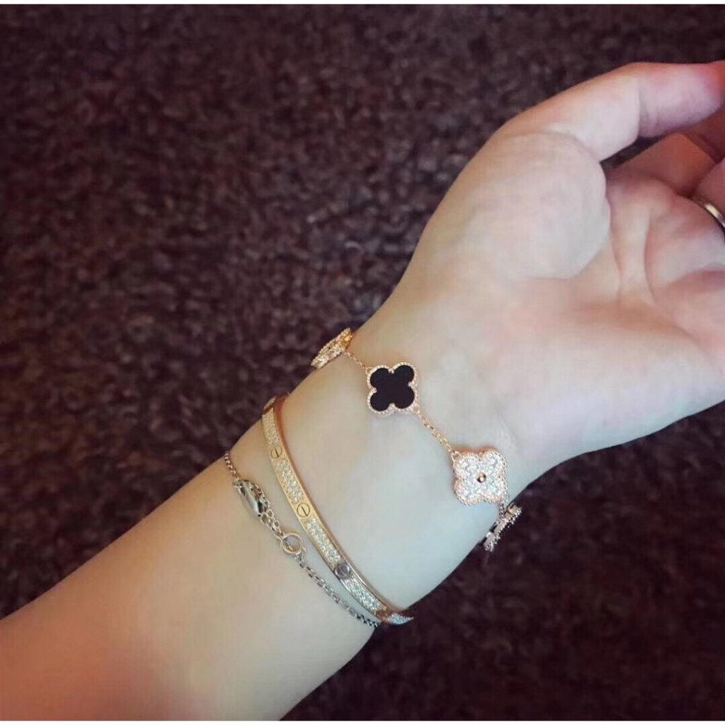 【17K / 750 emas asli / kadar 3.0 gram】Van Tiga -Landak Gelang Rumput AU 75018K Emas Natural Black Ag