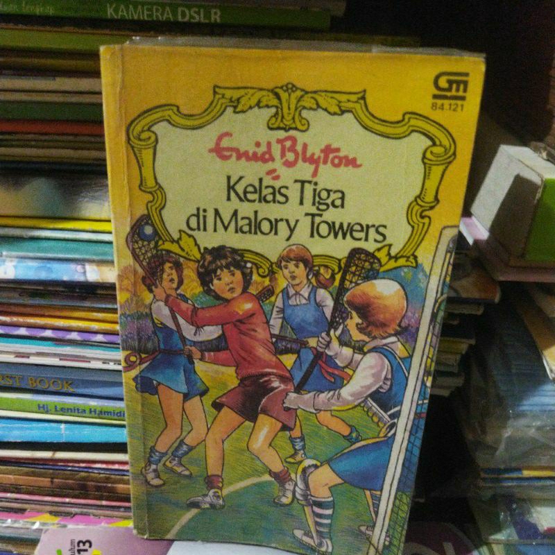 Euid Blyton Kelas Tiga di Maloty Tower