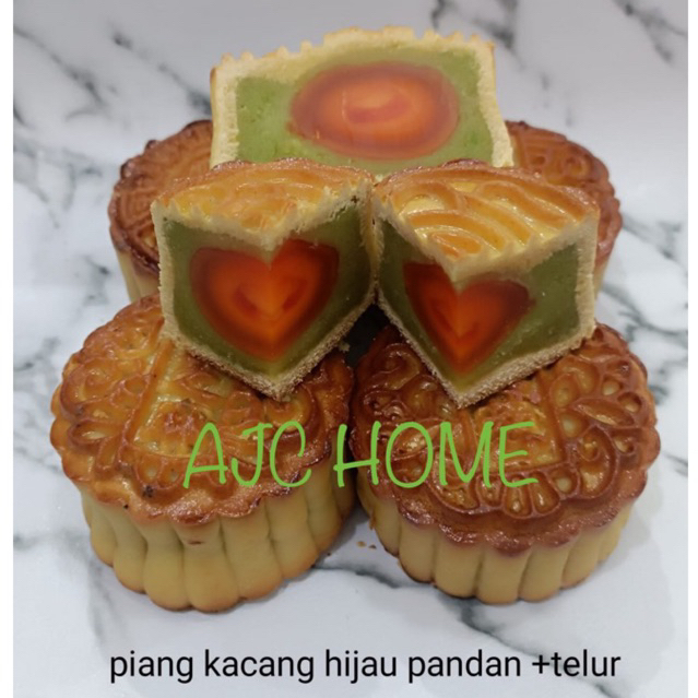 

MOON CAKE TAUSA PANDAN TELUR ASIN ISI 4 | MOONCAKE TAUSA PANDAN TELUR ASIN LIAN FAT SINGKAWANG KALIMANTAN