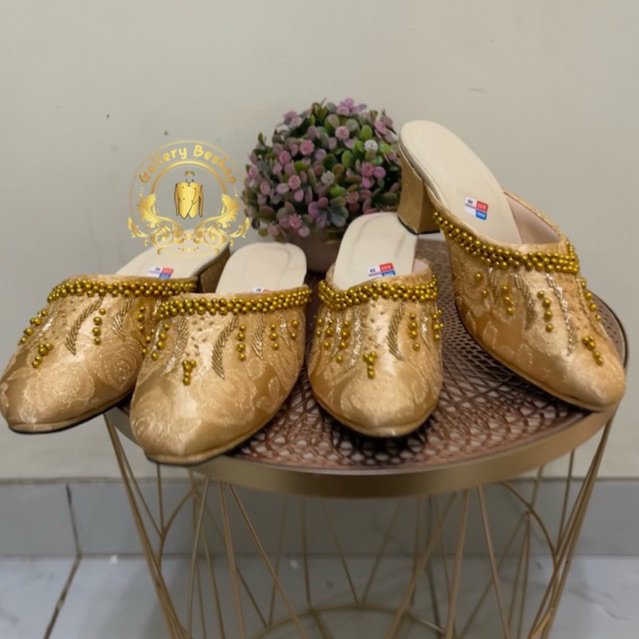 Sendal selop pengantin warna gold