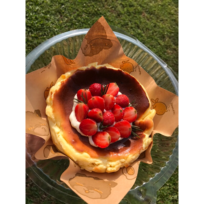 

burnt cheesecake topping strawberry