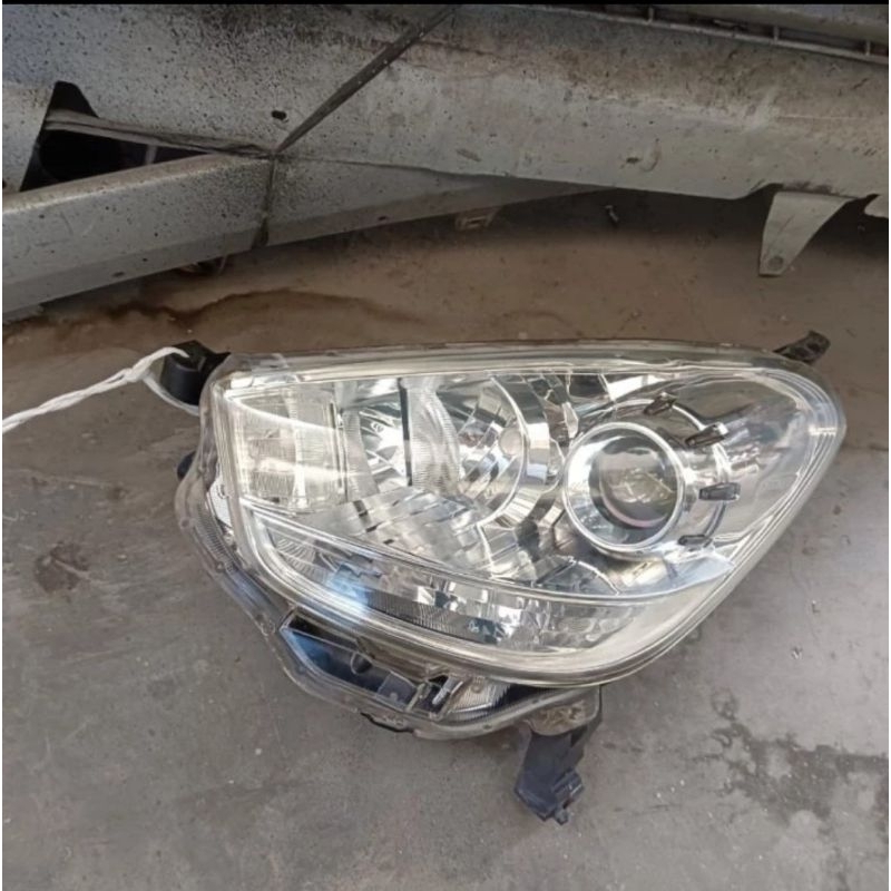 headlamp daihatsu sirion 2011 - 2014 ori