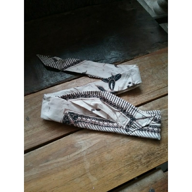 udeng batik sibak,model nayah