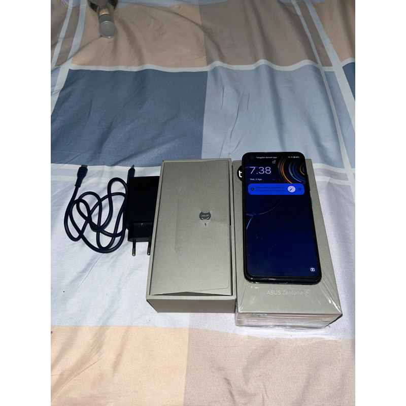 asus zenfone 8 8/128 gb ,bekas