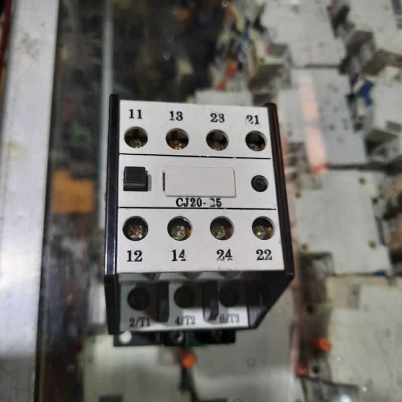 kontaktor chint cj20-25 220v